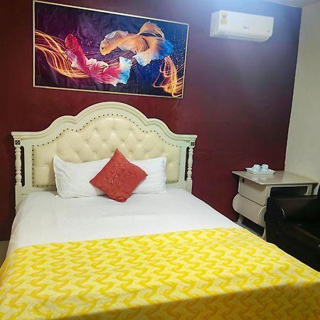 Hongyuanprimierhotel 阿克拉 外观 照片