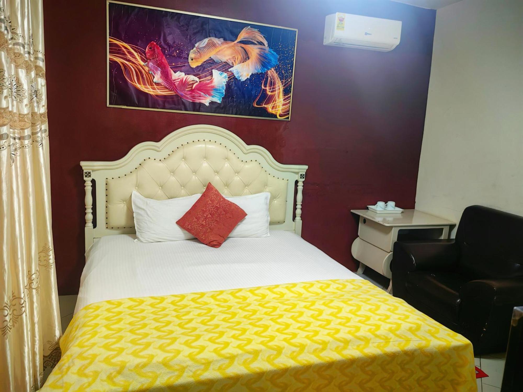 Hongyuanprimierhotel 阿克拉 外观 照片