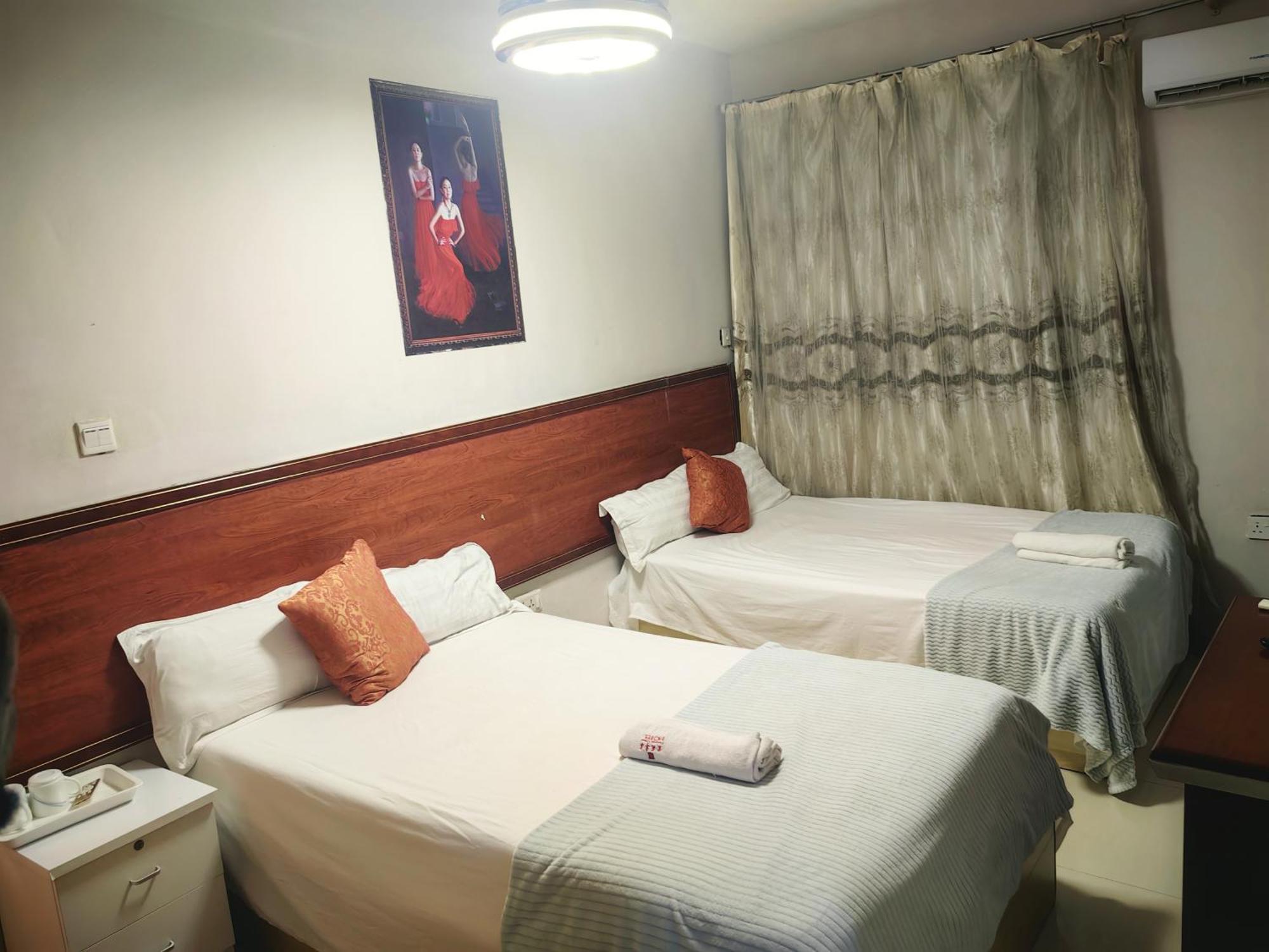 Hongyuanprimierhotel 阿克拉 外观 照片